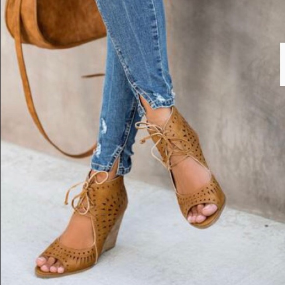 Brand new tan laser cut wedges!